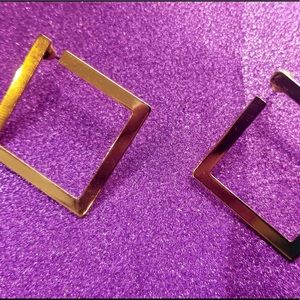 Classic Geometric earrings.